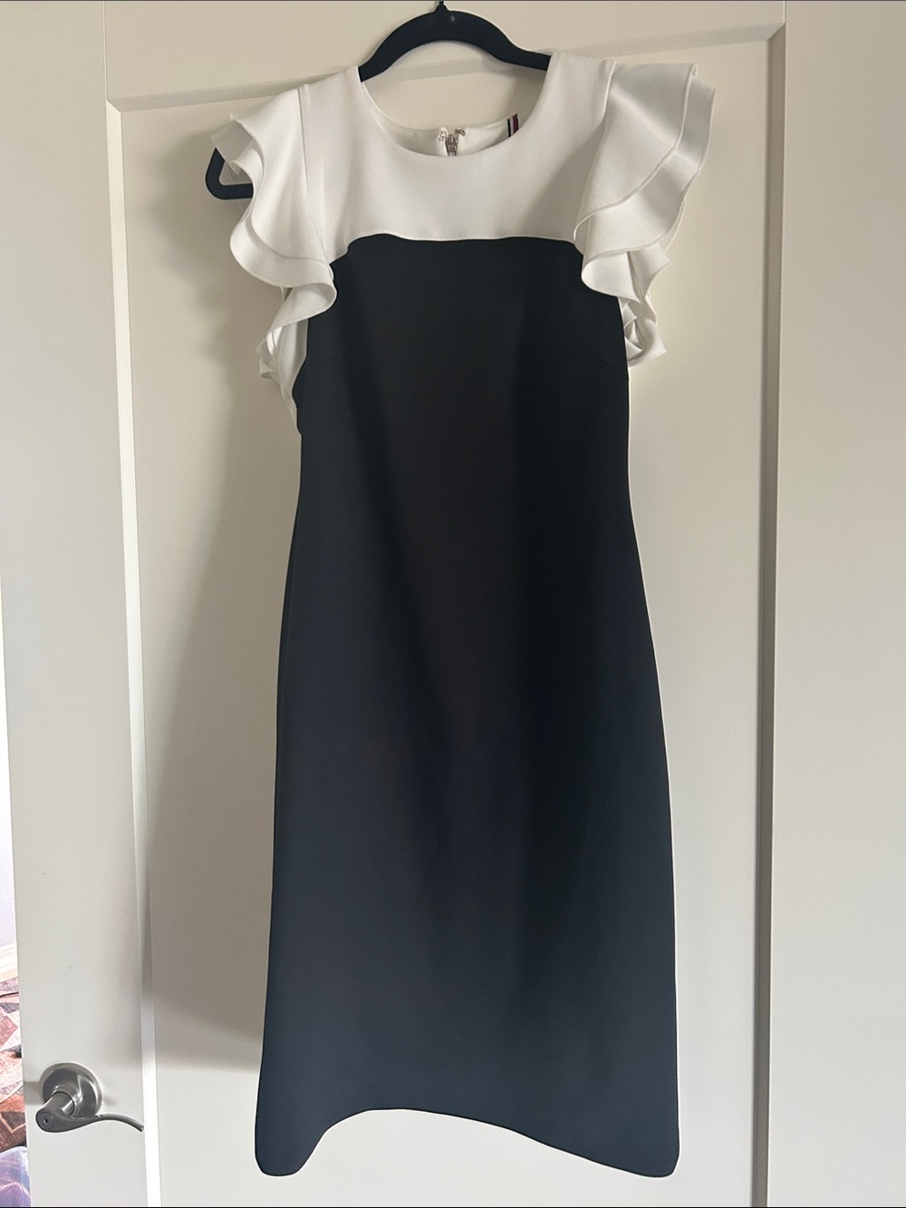 Tommy Hilfiger Elegant Black and White Ruffle Sleeve Dress